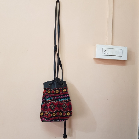 Bucket bag - Picture 7 of 8